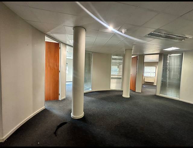 358M² OFFICE TO LET IN PARKTOWN